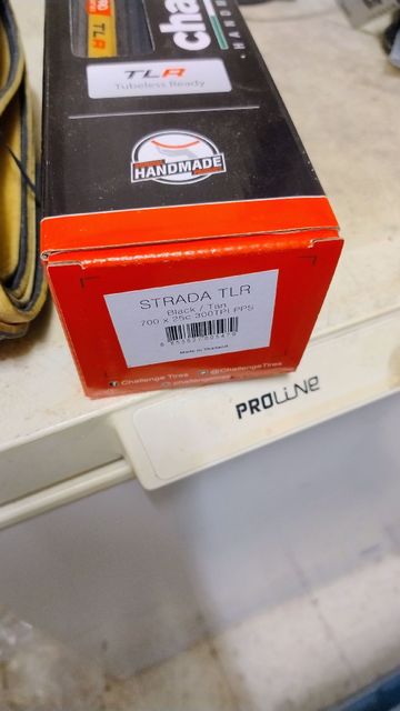 Używany Challenge Strada Race TLR 2025 bike — zdjęcie 2 z 2