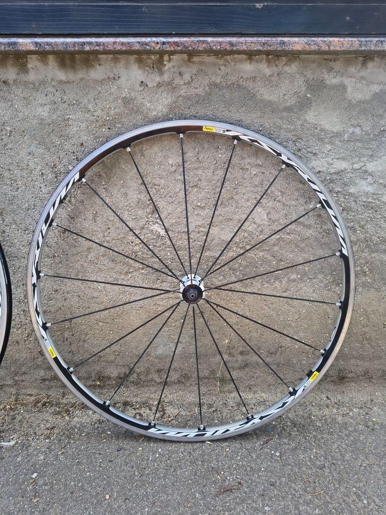Used Mavic Ksyrium Elite S Road Wheelset bike — image 7 of 7