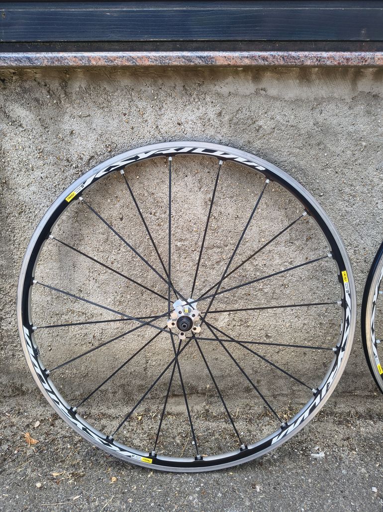 Used Mavic Ksyrium Elite S Road Wheelset bike — image 6 of 7