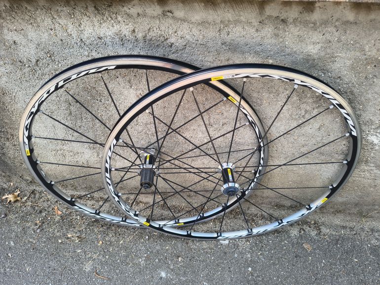 Used Mavic Ksyrium Elite S Road Wheelset bike — image 2 of 7