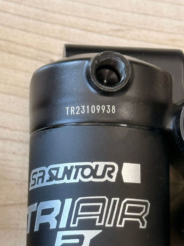 Used Sr Suntour Triair 2 3CR Trunnion 205x65 2025 bike — image 3 of 4