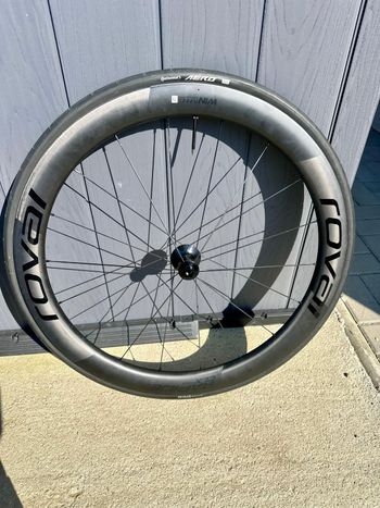 Used Roval Rapide Clx II Wheels 2025 bike — image 4 of 5