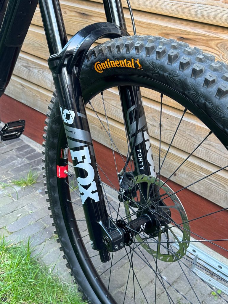 Used Fox 40 Performance GRIP 29" 2025 bike — image 3 of 3