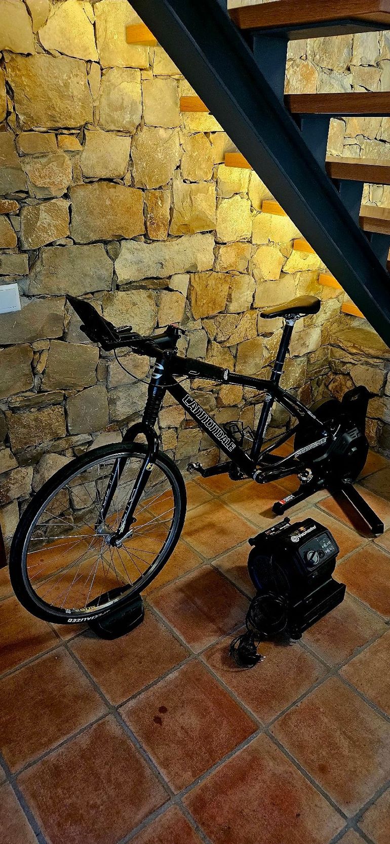 Used Elite Suito-T 2025 bike — image 1 of 8