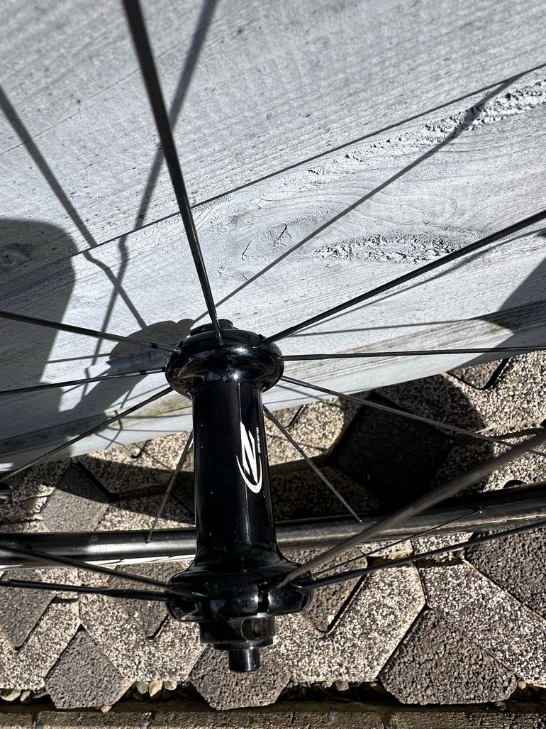 Used Zipp 404 2017 bike — image 6 of 11