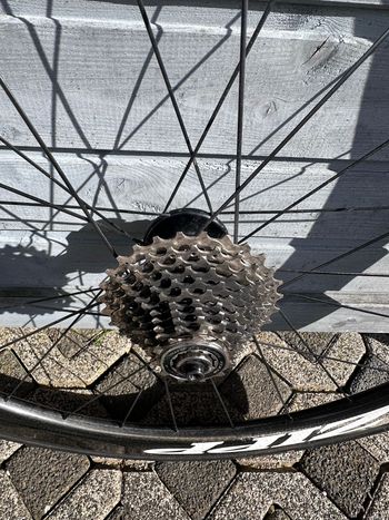 Used Zipp 404 2017 bike — image 4 of 11