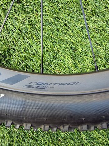 Used Specialized Roval Control SL 29er Carbon Front Wheel 2022 bike — image 2 of 5