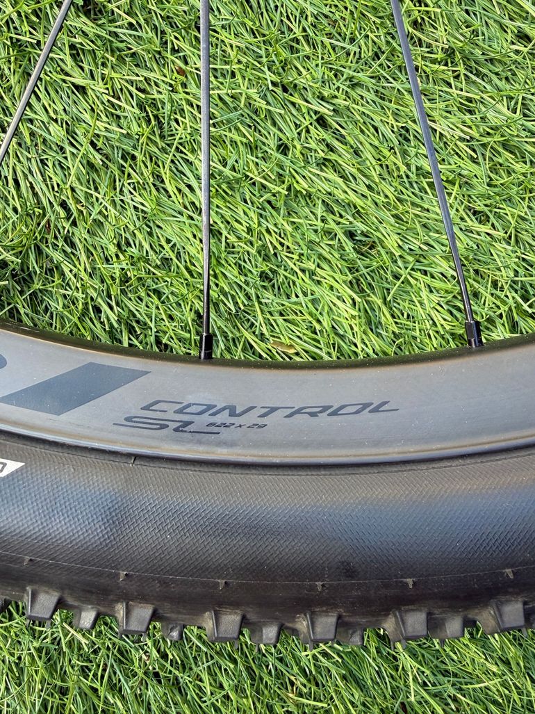 Used Specialized Roval Control SL 29er Carbon Front Wheel 2022 bike — image 2 of 5