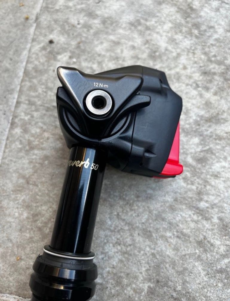 Used RockShox Reverb AXS B1 Tija Telescópica Inalámbrica 31.6 × 548.2 mm / 200 mm bike — image 2 of 3