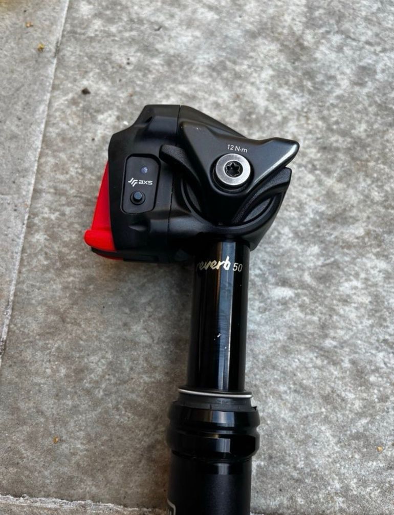 Used RockShox Reverb AXS B1 Tija Telescópica Inalámbrica 31.6 × 548.2 mm / 200 mm bike — image 3 of 3