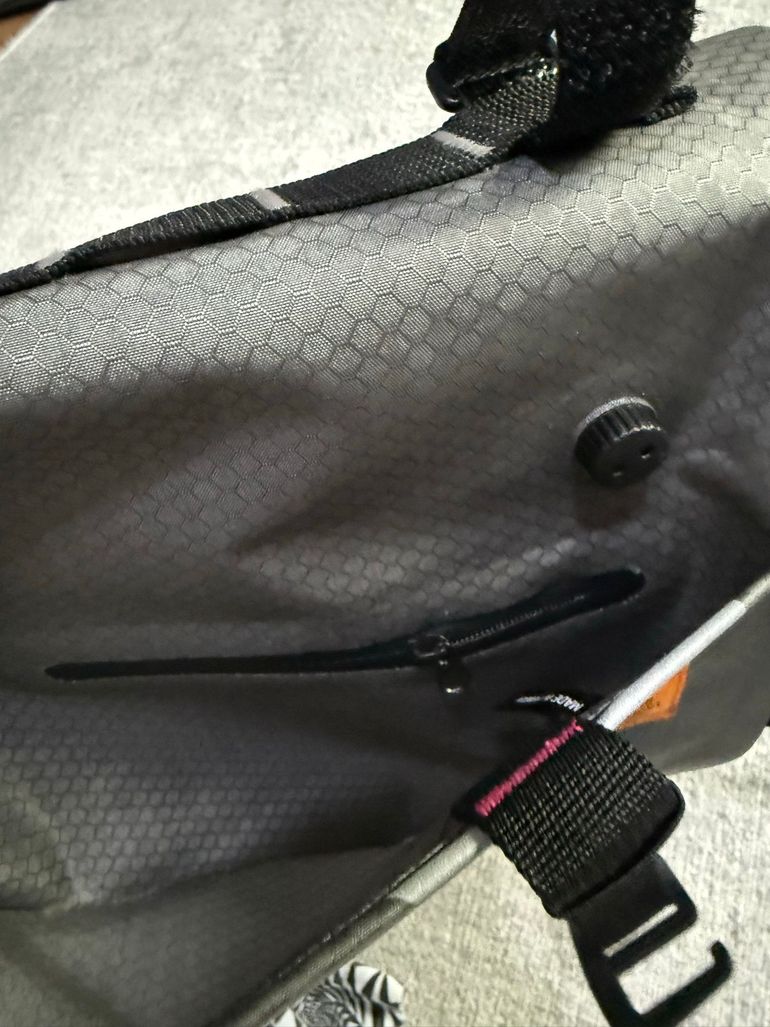 Used Woho Bikepacking XTOURING Full Frame Bag DRY M bike — image 5 of 6