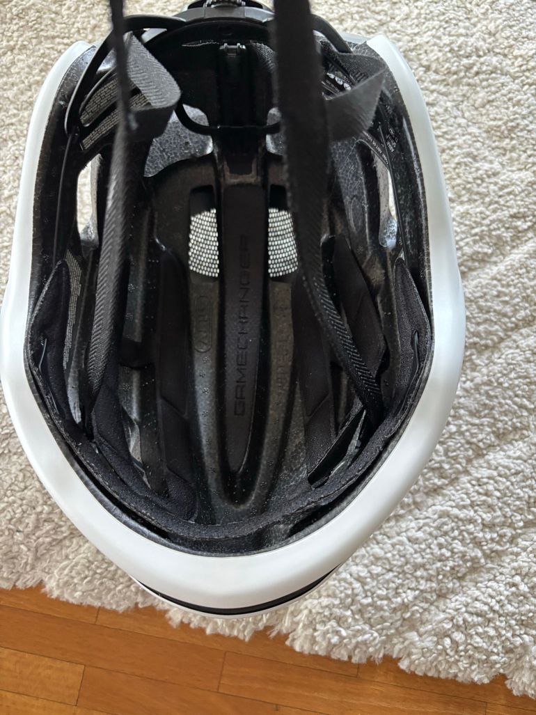 Used ABUS GameChanger 2.0 Helmet 2025 bike — image 12 of 12