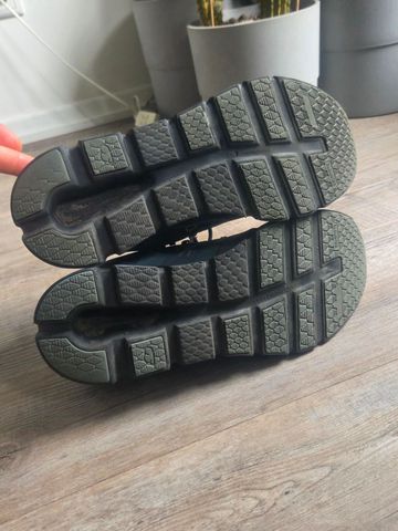 Used On Running Cloudrunner Waterproof 43 bike — image 5 of 7