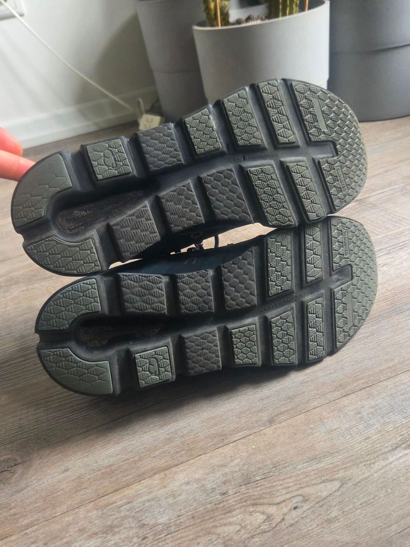 Used On Running Cloudrunner Waterproof 43 bike — image 5 of 7