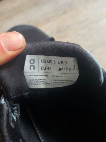 Used On Running Cloudrunner Waterproof 43 bike — image 6 of 7