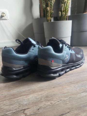 Used On Running Cloudrunner Waterproof 43 bike — image 4 of 7