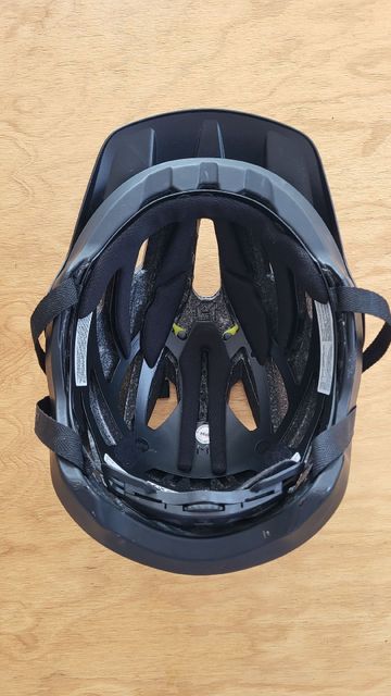 Tweedehands bolle Adapt MIPS Helmet 2025 bike — afbeelding 6 van 6