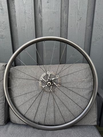 Używany Light Bicycle Custom Carbon Wheelset 2025 bike — zdjęcie 5 z 10