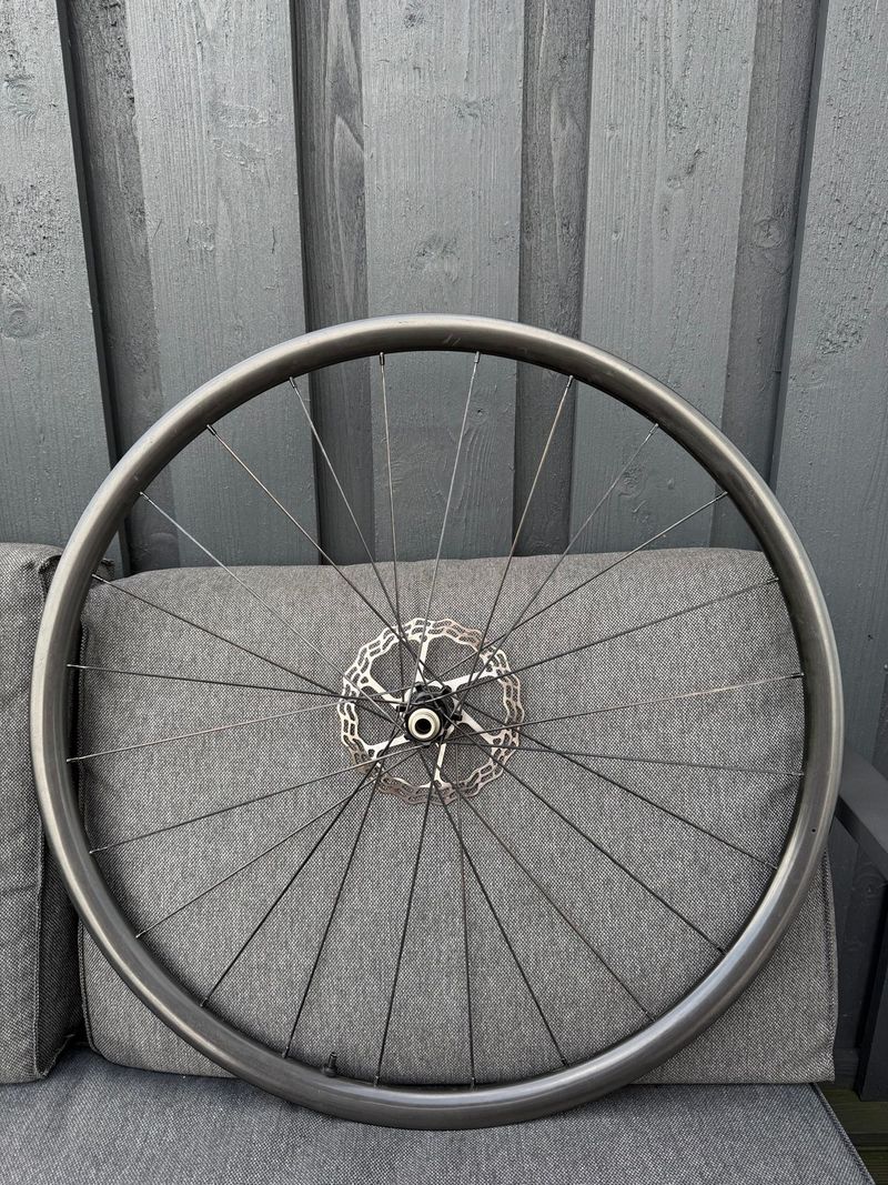 Używany Light Bicycle Custom Carbon Wheelset 2025 bike — zdjęcie 5 z 10
