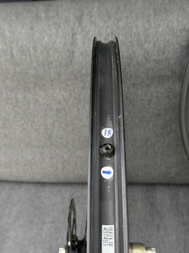 Używany Light Bicycle Custom Carbon Wheelset 2025 bike — zdjęcie 8 z 10