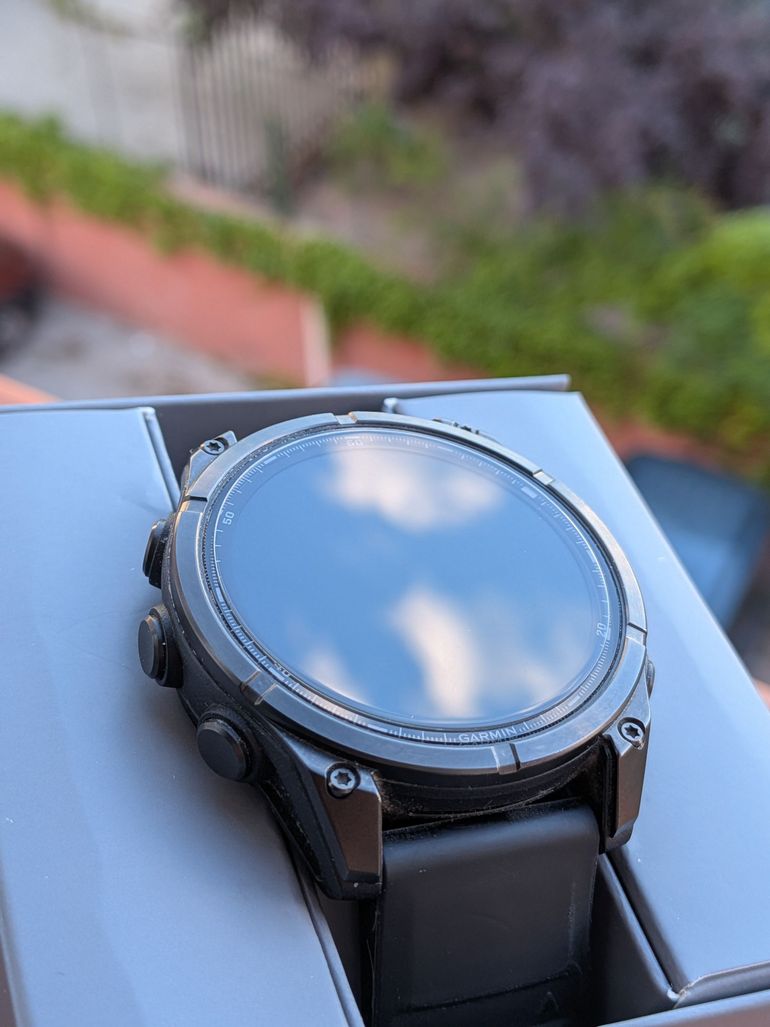Used Garmin Fenix 8 2025 bike — image 3 of 10