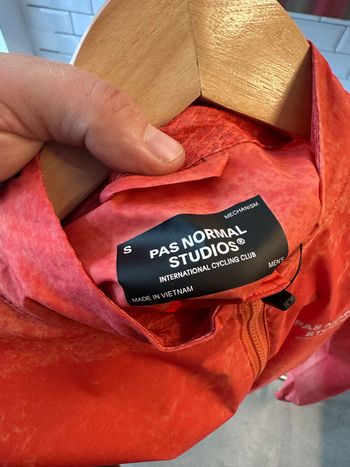 Used Pas Normal Studios Mechanism Stow Away Jacket 2026 bike — image 3 of 3