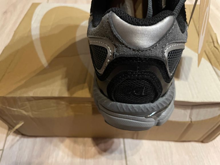 Used Asics New NYC Gel Black and grey / size: 42.5 2026 bike — image 12 of 18