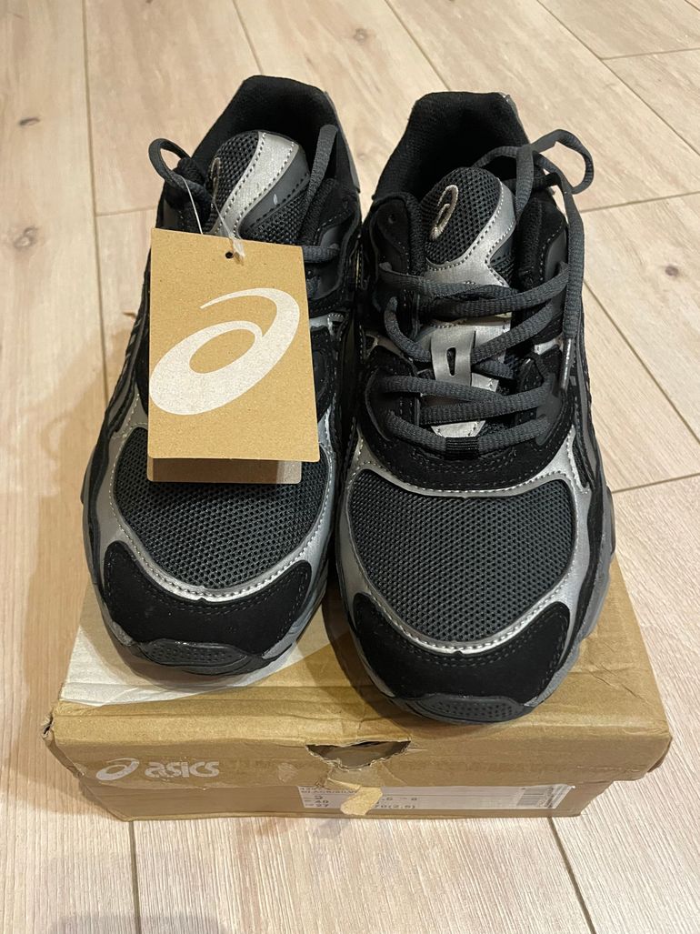 Used Asics New NYC Gel Black and grey / size: 42.5 2026 bike — image 1 of 18