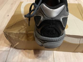 Used Asics New NYC Gel Black and grey / size: 42.5 2026 bike — image 9 of 18