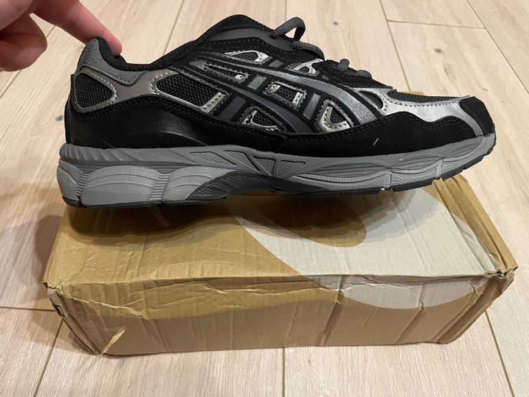 Used Asics New NYC Gel Black and grey / size: 42.5 2026 bike — image 6 of 18