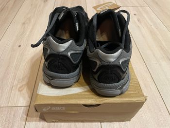 Used Asics New NYC Gel Black and grey / size: 42.5 2026 bike — image 4 of 18