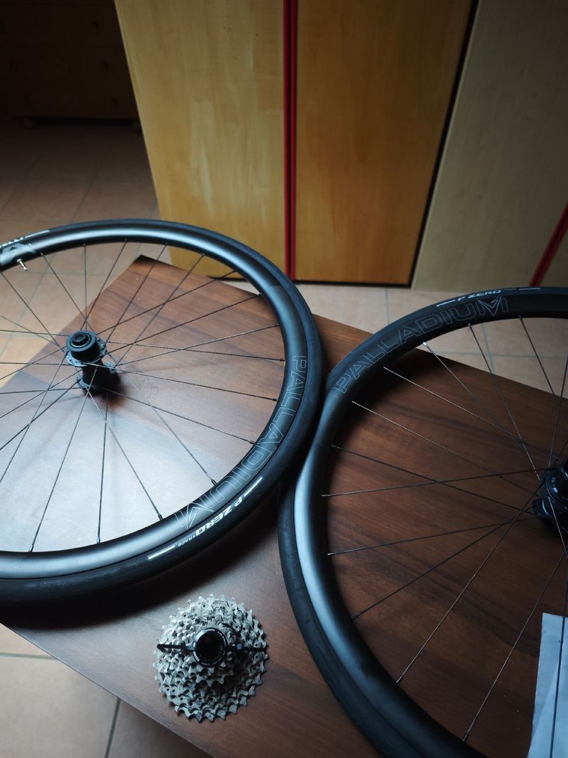 Used Velomann ruote Veloman 33 + pacco pignoni Ultegra 11/30 2025 Wheels
