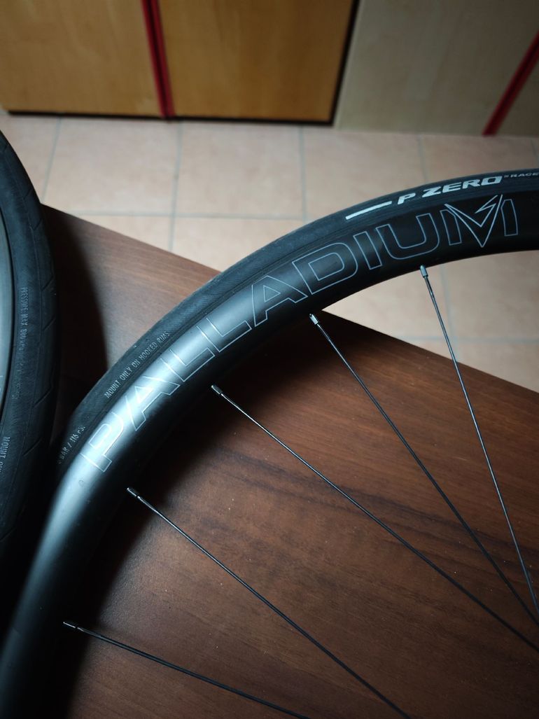 Used Velomann ruote Veloman 33 + pacco pignoni Ultegra 11/30 2025 bike — image 7 of 7
