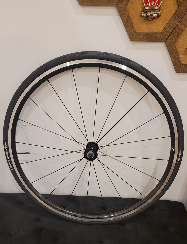 Used Fulcrum Racing 900 Wheels with Grand Prix 5000 Tires and Shimano Ultegra 11-34 Cassette bike — image 2 of 7