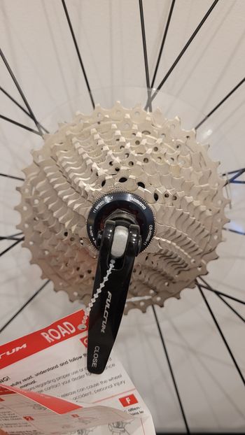 Used Fulcrum Racing 900 Wheels with Grand Prix 5000 Tires and Shimano Ultegra 11-34 Cassette bike — image 5 of 7