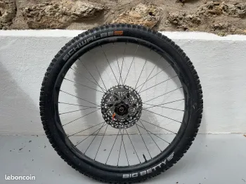Used Giant Jantes AM 29 Pour VTT + Pneus, Cassette, Disques NEUFS bike — image 5 of 8