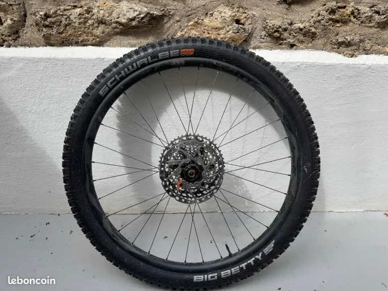 Used Giant Jantes AM 29 Pour VTT + Pneus, Cassette, Disques NEUFS bike — image 5 of 8