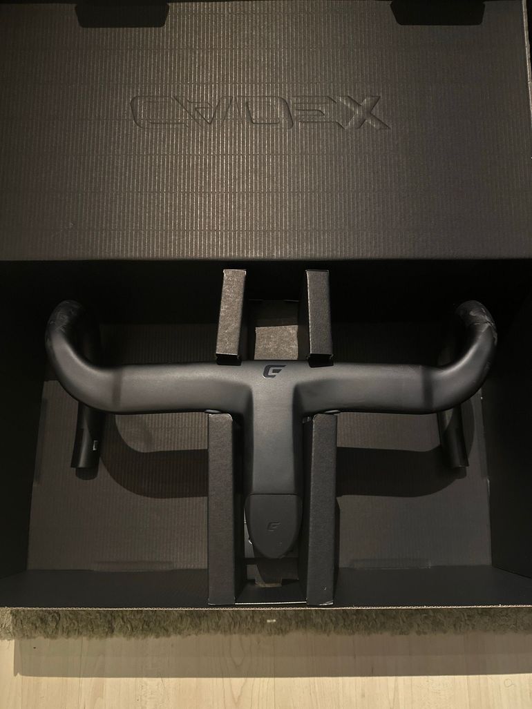 Used Cadex Aero Integrated Handlebar 2025 bike — image 1 of 5
