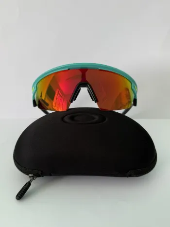 Used Oakley Sphaera bike — image 8 of 9