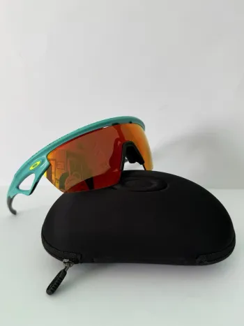 Used Oakley Sphaera bike — image 4 of 9