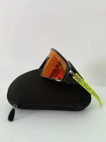 Used Oakley Latch Panel OO9404 bike — image 13 of 15