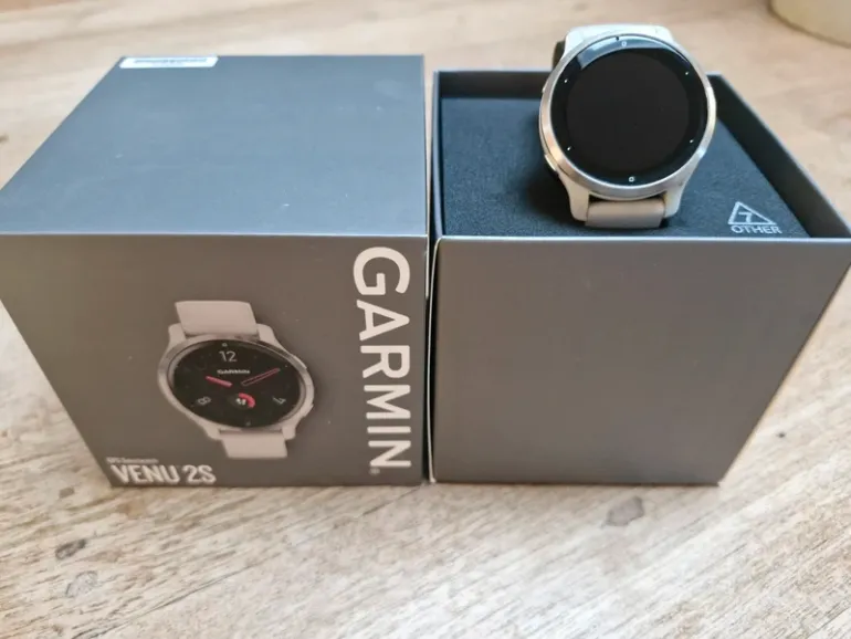 Used Garmin Venu 2S bike — image 1 of 3