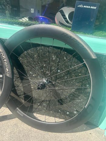 Used Roval Rapide CL 50 Disc 700C Wheelset 2024 bike — image 3 of 4
