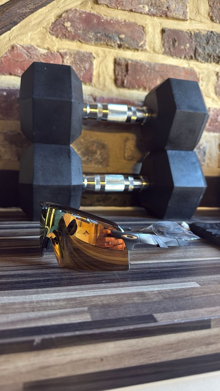 Used Oakley Encoder Strike 2025 bike — image 1 of 8