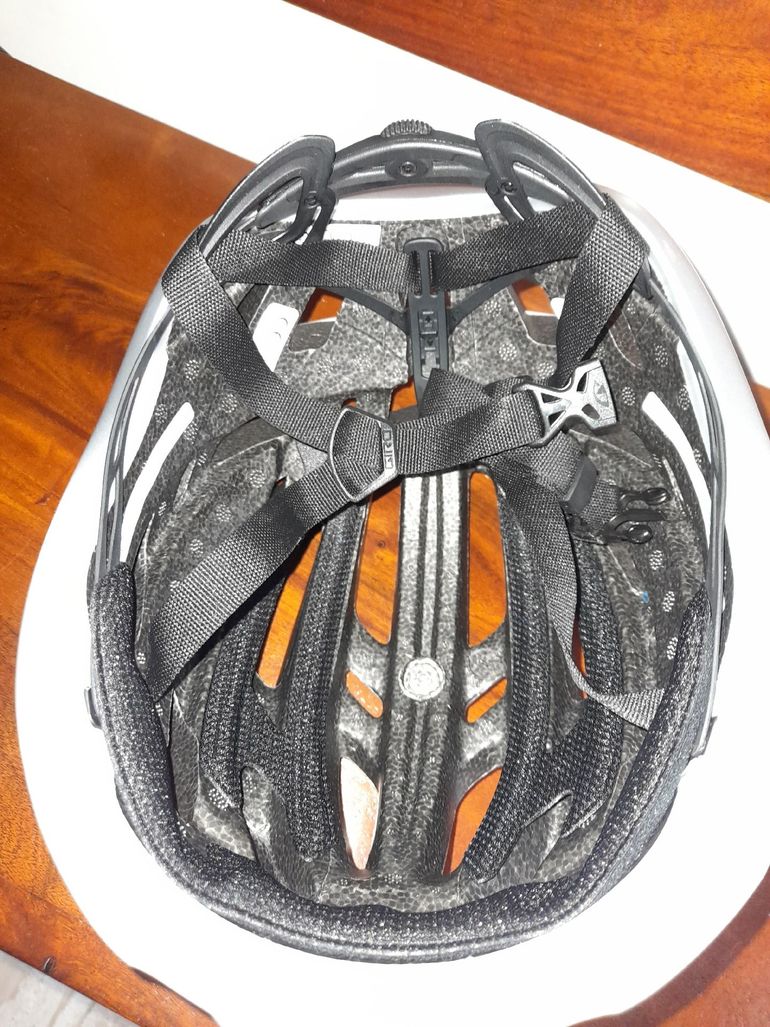 Used Giro Agilis bike — image 7 of 8