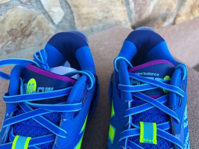 Used New Balance HESI LOW v2 2025 bike — image 3 of 7