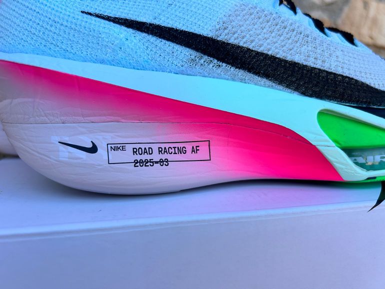 Used Nike Air Zoom Alphafly Next% 3 bike — image 8 of 13