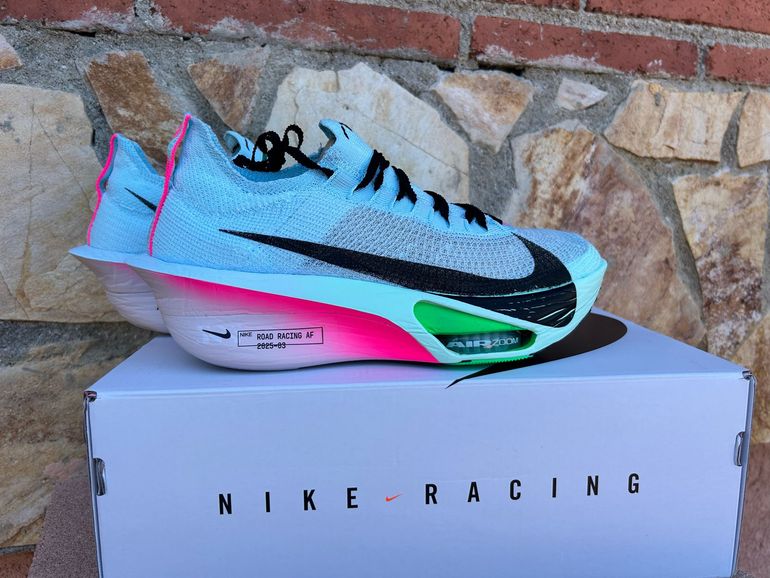 Used Nike Air Zoom Alphafly Next% 3 bike — image 9 of 13