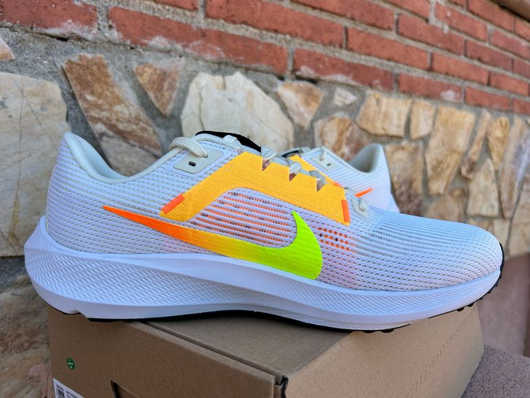 Used Nike Air Zoom Pegasus 40 2025 bike — image 4 of 11