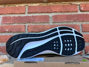 Used Nike Air Zoom Pegasus 40 2025 bike — image 7 of 11